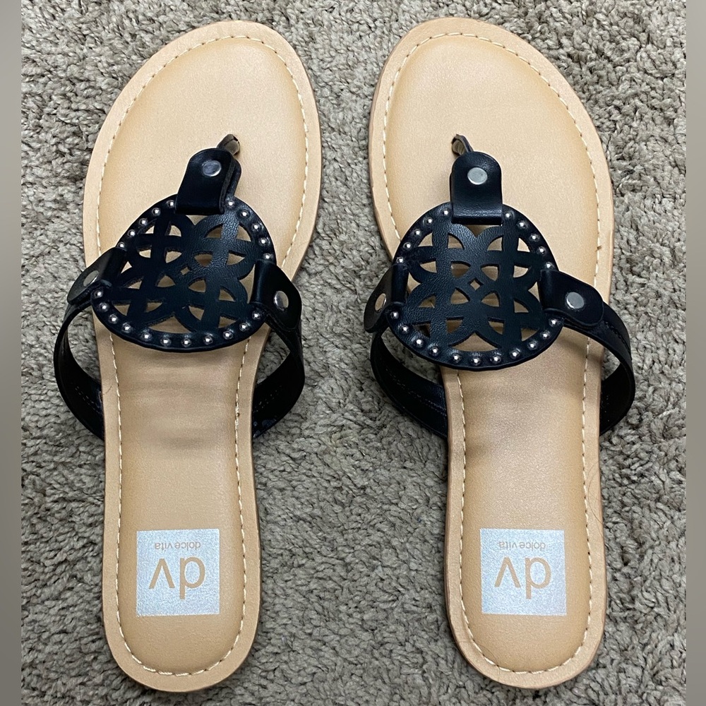 🖤DV by Dolce Vita • black flat slip ons • 7.5